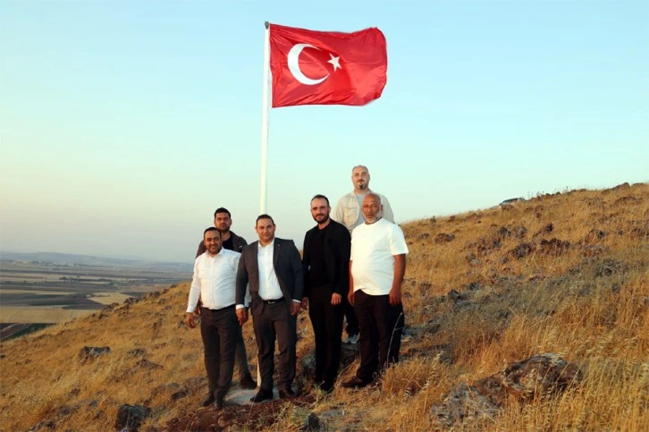 15 Temmuz öncesi Seve Barajı tepesine Türk Bayrağı dikildi