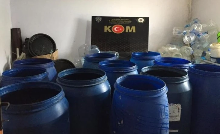 4 ton 800 litre el yapımı boğma rakı ile şarap ele geçirildi