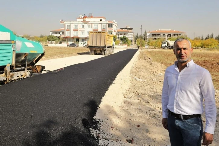 AKTOPRAK MAHALLESİNDE YENİ YOLLAR ASFALTLANIYOR