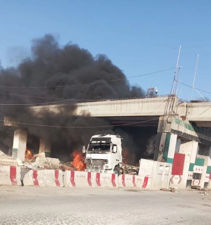 Bomba yüklü tır patladı 