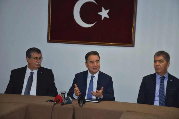 DEVA PARTİSİ GENEL BAŞKANI ALİ BABACAN BASIN MENSUPLARIYLA BİR ARAYA GELDİ  "BİZ BÜTÜN PARTİLER İLE DİYALOG İÇERİSİNDEYİZ"