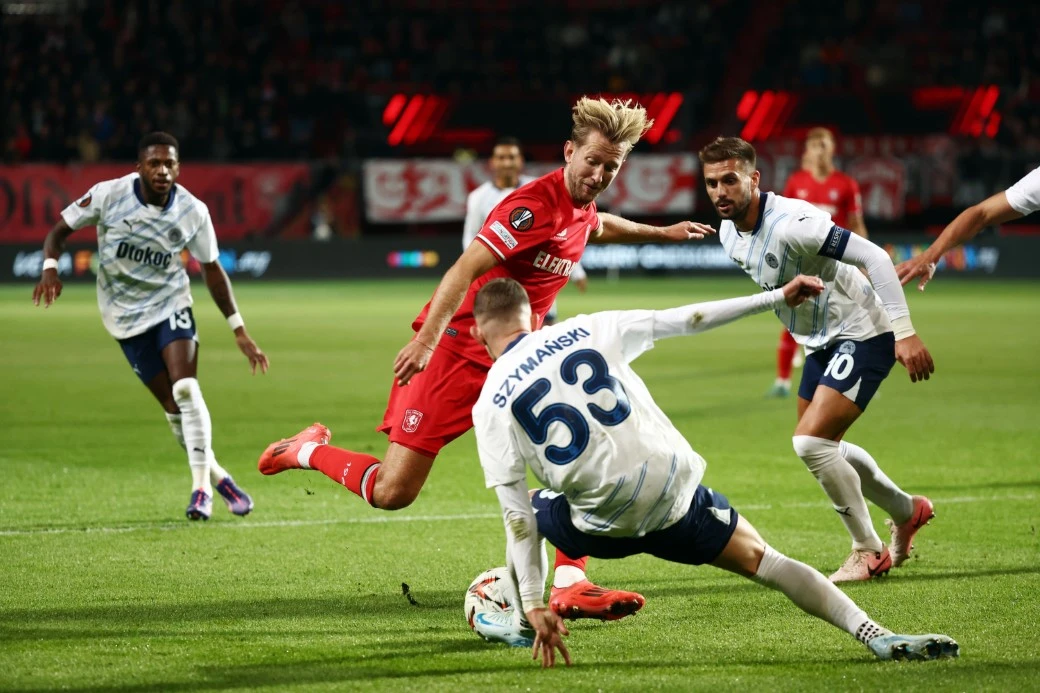 Fenerbahçe, Twente deplasmanında 1 puan aldı