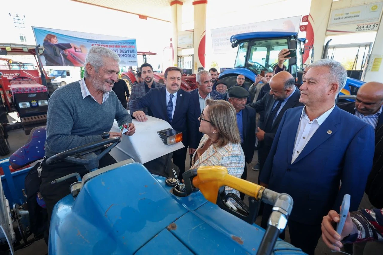 Gaziantep Büyükşehir, Çiftçilere Ücretsiz Akaryakıt Dağıtımına Başladı