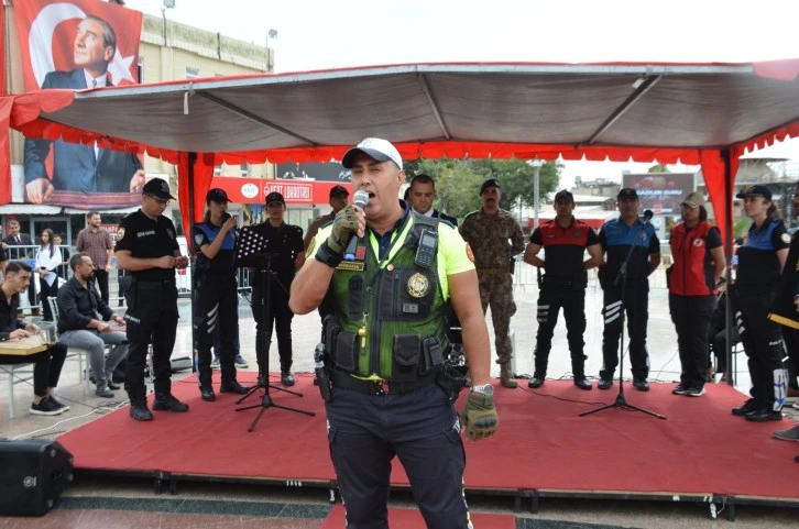 Gaziler gününde şiirini okudu sonra görevinin başına döndü