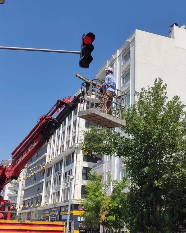 Kilis’te sinyalizasyon sistemlerinin bakım ve onarımı yapılıyor