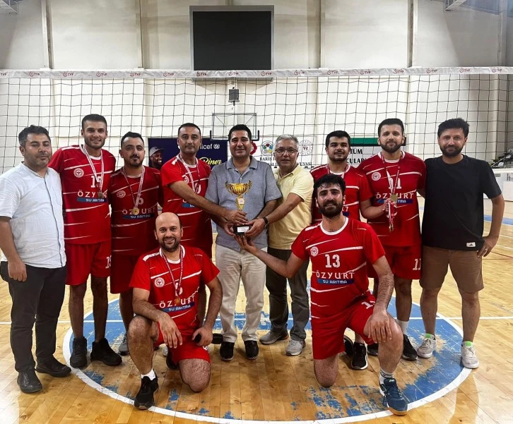 Kurumlar arası Voleybol'da Kilis Sağlık İl Müdürlüğü şampiyon