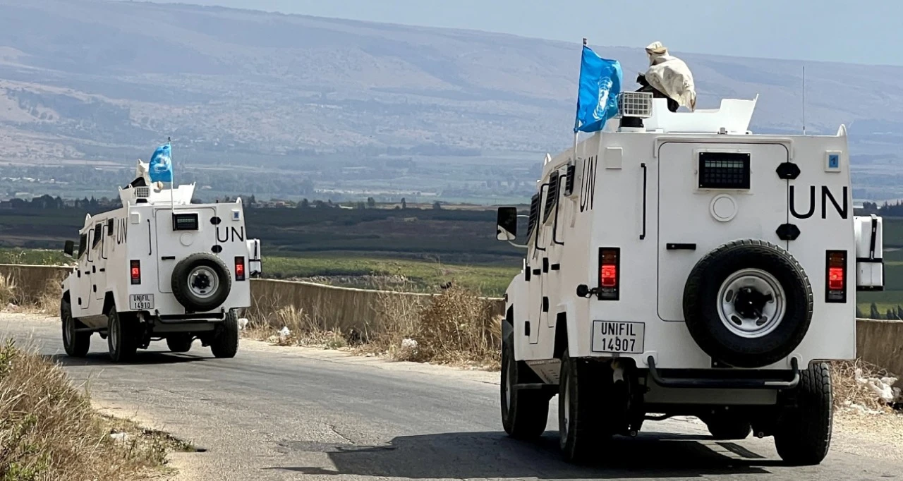 İsrail ordusu, UNIFIL'e ait gözlem kulesini buldozerle yıktı