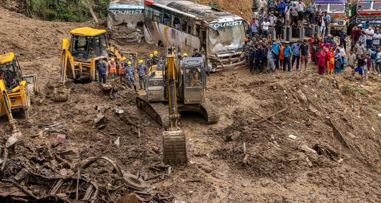 Nepal'deki sel ve toprak kaymalarında can kaybı 151'e yükseldi