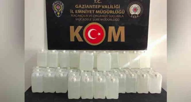 Polis yılbaşı öncesi 350 litre kaçak alkol ele geçirildi