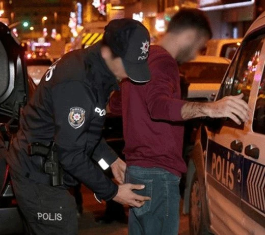 Polisin arama yaptığı şahıstan esrar çıktı