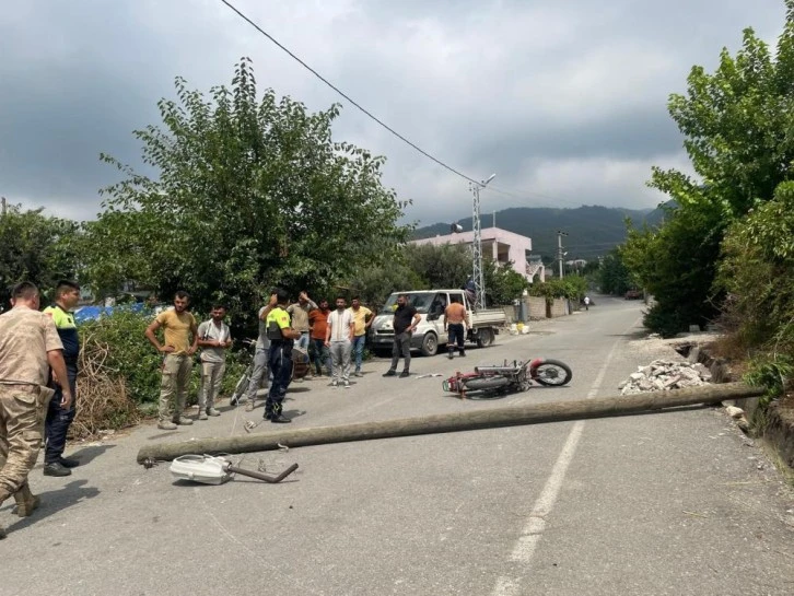 Üzerine elektrik direği devrilen şahıs yaralandı