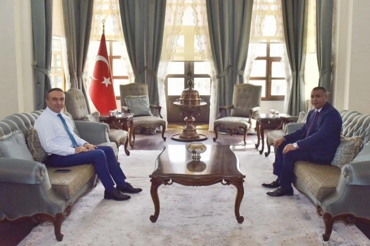 Vali Soytürk, MHP İl Başkanı Demir’i kabul etti