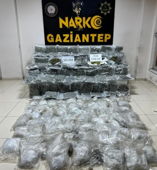 86 kilo 650 gram skunk ve 37 kilo 200 gram metamfetamin ele geçirildi