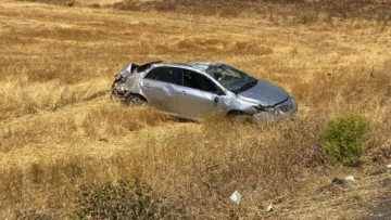 Adıyaman-Gaziantep karayolu'nda otomobil takla attı! 2 Yaralı 1'i ağır