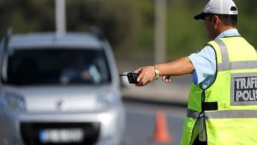 Alkollü şekilde trafiğe çıkan sürücü cezadan kaçamadı