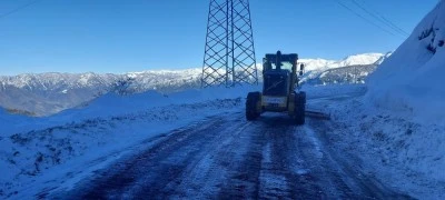 Artvin’de Macahel yolunda çığ meydana geldi, bölgedeki 6 köyle ulaşım kesildi