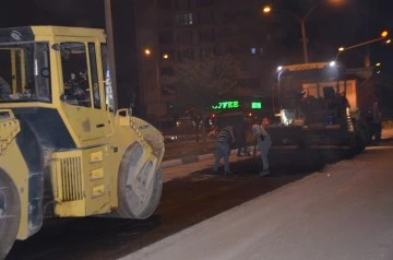 Asfalt çalışmaları gecede sürüyor