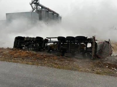 Asit tankeri devrildi: 1 ölü