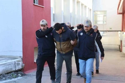 DEAŞ’a 5 milyon TL “yardım” parası toplayan 2 şüpheli yakalandı