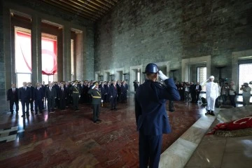 Devlet erkanı Anıtkabir'de