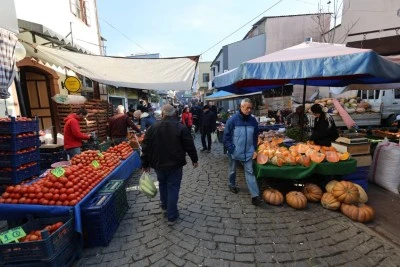 İzmir’deki bu pazar tarihi 1800’lü yıllara dayanan Türkiye’nin en büyük pazarı