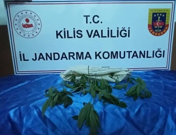 JANDARMA  UYUŞTURUCUYA GEÇİT VERMİYOR   