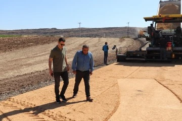 Kaymakam Kaya, Yol Yapım Çalışmalarını Yerinde İnceledi