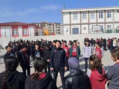 Kilis Lisesi'nde deprem tatbikatı