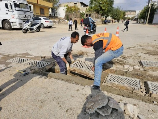 Kış öncesi rögar ve menfez temizleme çalışmaları sürüyor