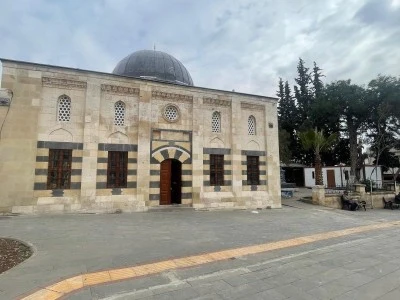 Mevlevihane önüne konteyner koyulmasına vatandaşlardan tepki (ÖZEL HABER) 