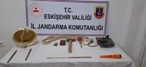 Kaçak kazı yapan 2 şüpheli suçüstü yakalandı  