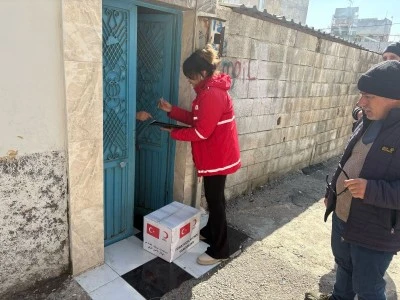  Öğrencilerden dar gelirli ailelere gıda yardımı