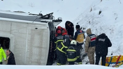 Otobüs şarampole uçtu: 21 yaralı