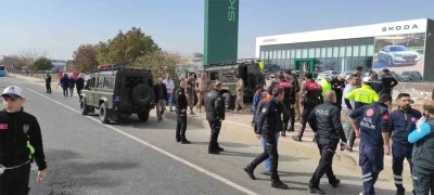 Özel harekat polisleri kaza yaptı: 5 yaralı