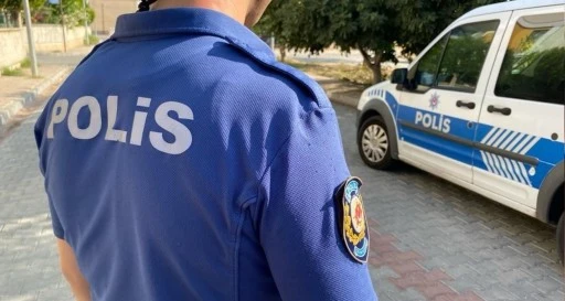 Polisin bir işyerinde yaptığı aramada silah parçaları ele geçirildi