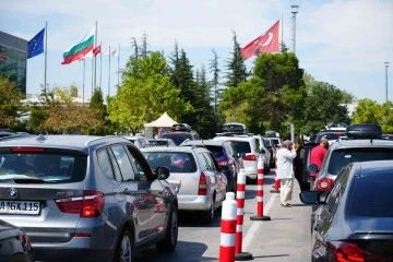 Sınır Kapılarında gurbetçi rekoru kırıldı