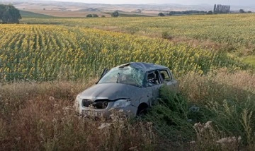 Takla atan otomobil tarlaya uçtu: 2 ölü, 2 yaralı