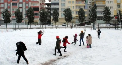 Valiliklerden peş peşe kar tatili haberleri! İşte eğitime ara verilen il ve ilçeler