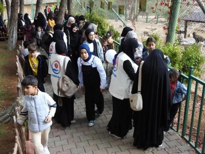 Yetim çocuklar Gaziantep Doğal Yaşam Parkı'nı gezdi